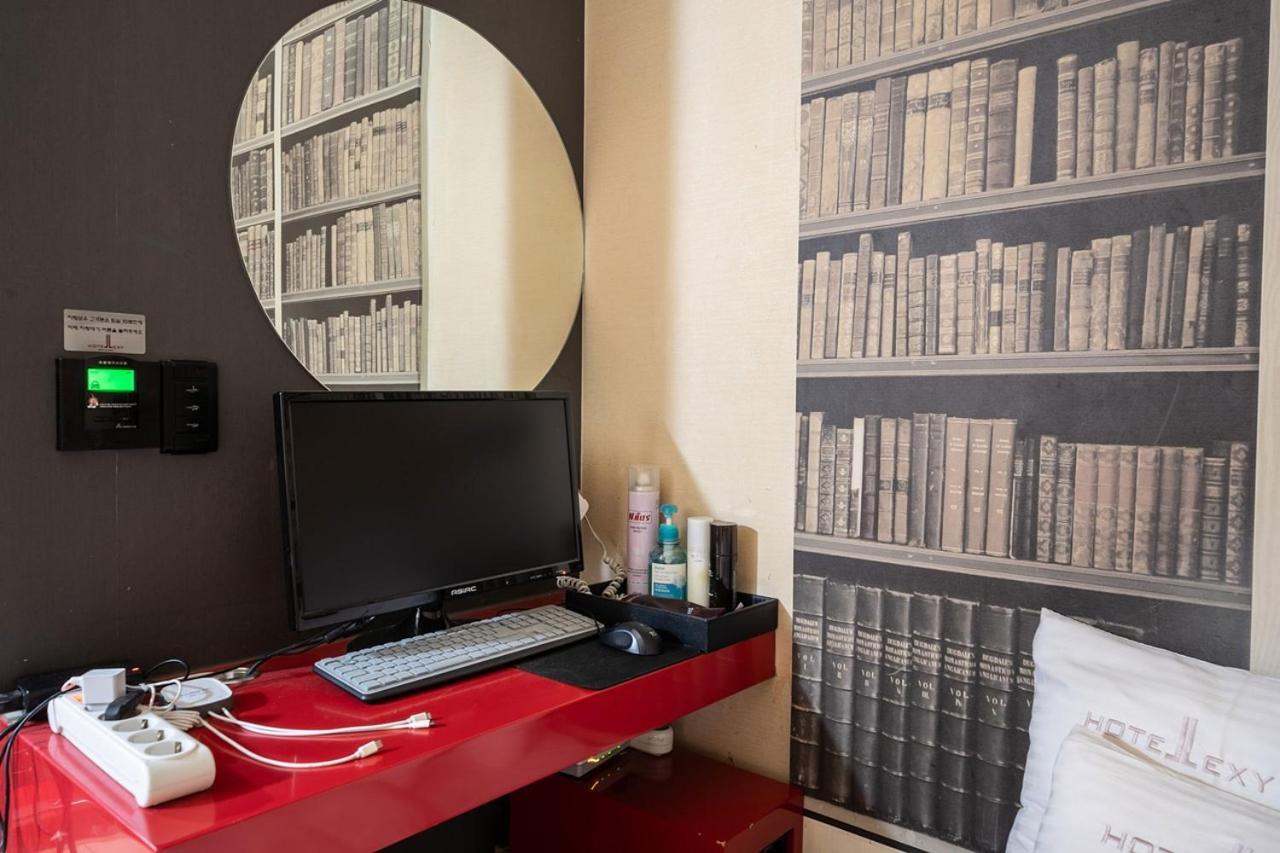 Guri Lexy Hotel Zewnętrze zdjęcie
